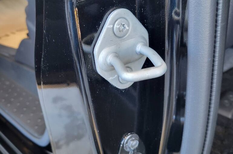 93603E9B-24A7-4AA9-BDD9-DC00EB74686A