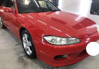 赤い車